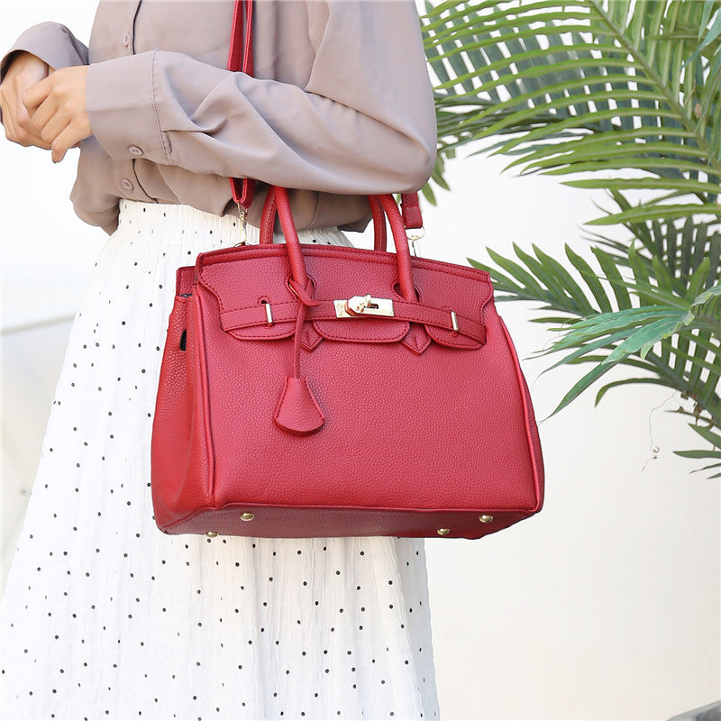 Women's Fashionable Simple Solid Color Tassel Handbags