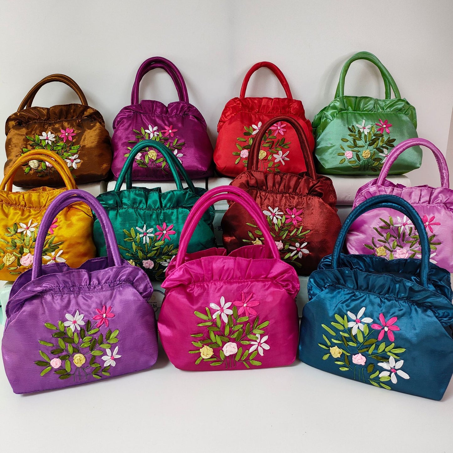 Women's Zipper Handmade Ribbon Embroidered Mom Shopping Handbags