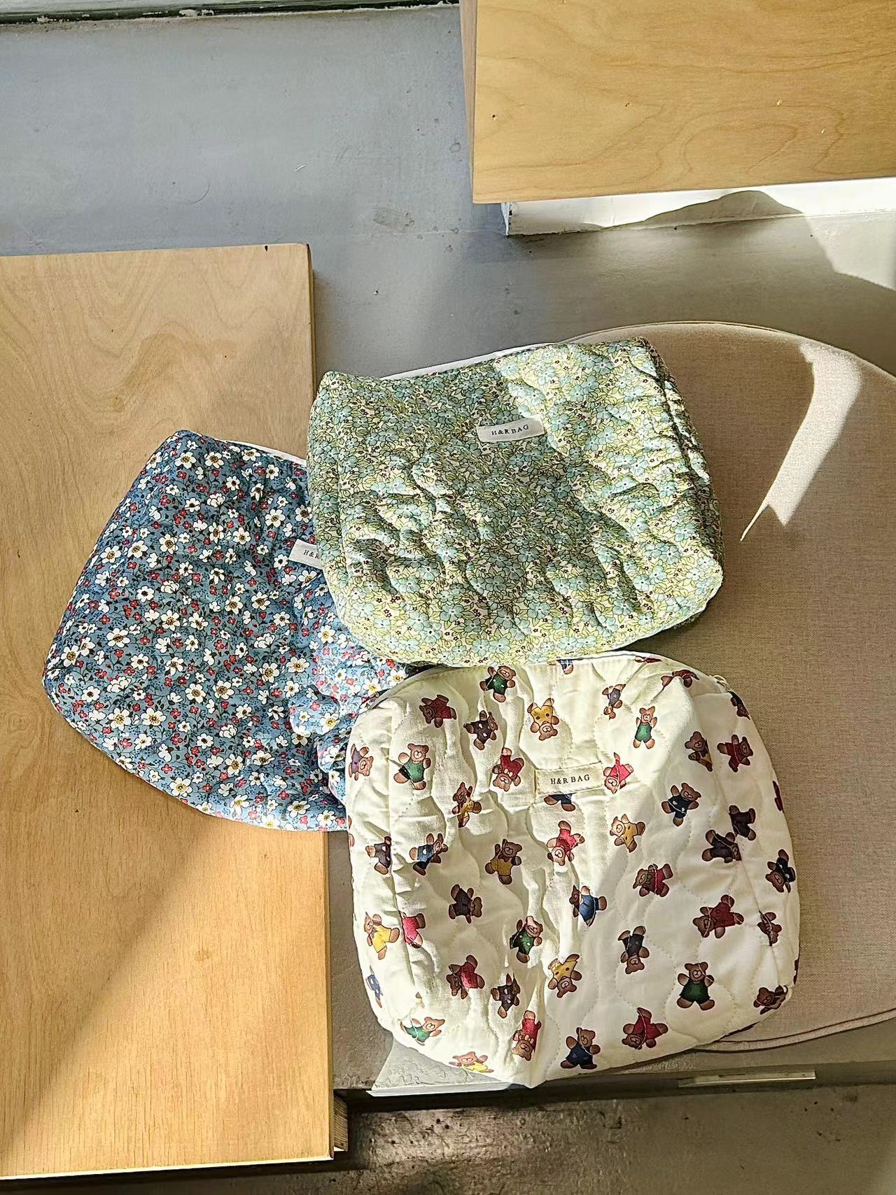 Sacs à main portables de rangement pour cosmétiques en coton matelassé à motifs floraux