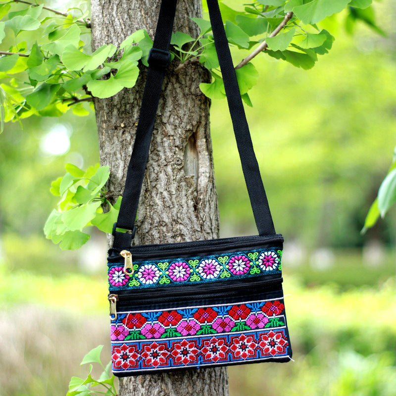 Women's Yunnan National Style Embroidered Zipper Mobile Bags