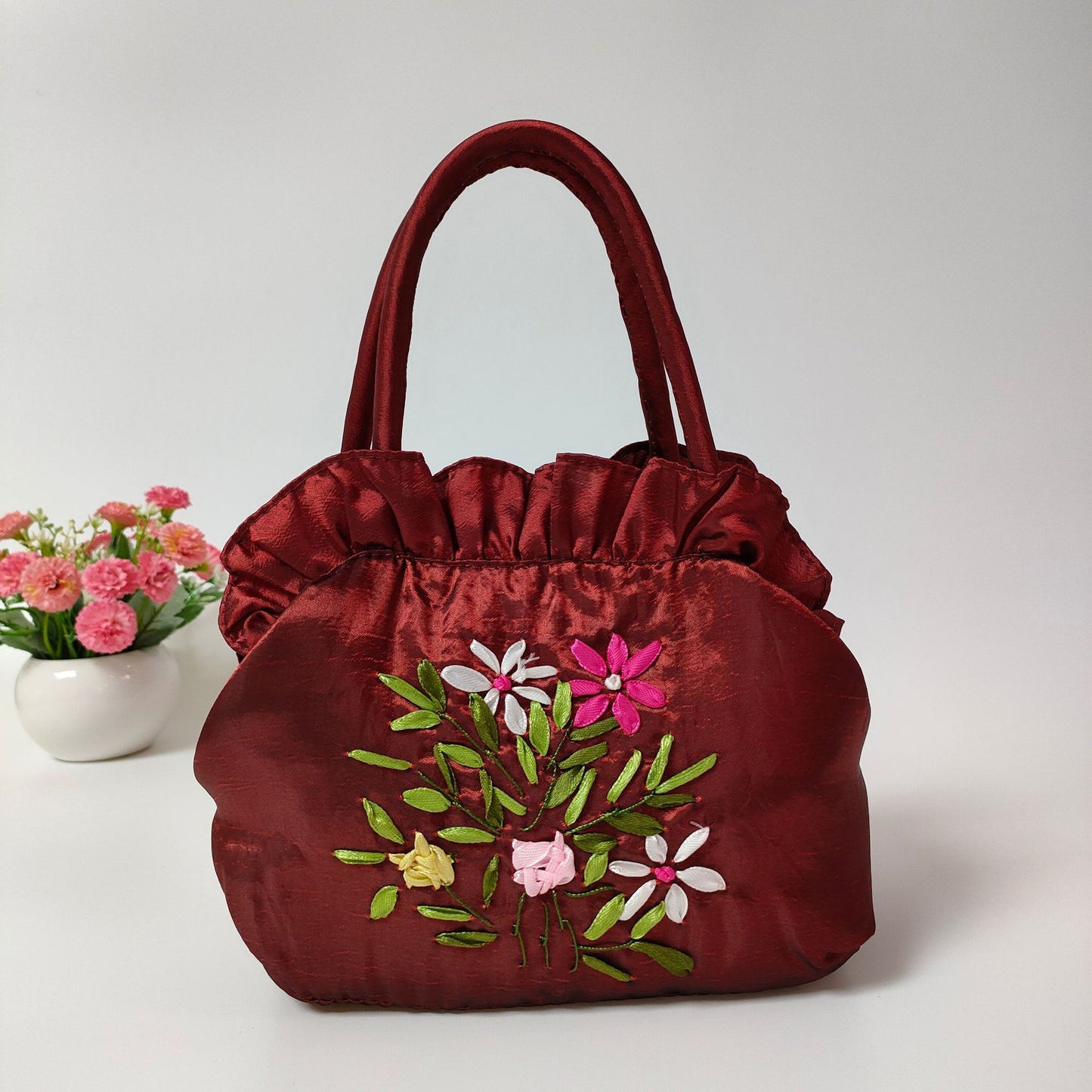 Women's Zipper Handmade Ribbon Embroidered Mom Shopping Handbags