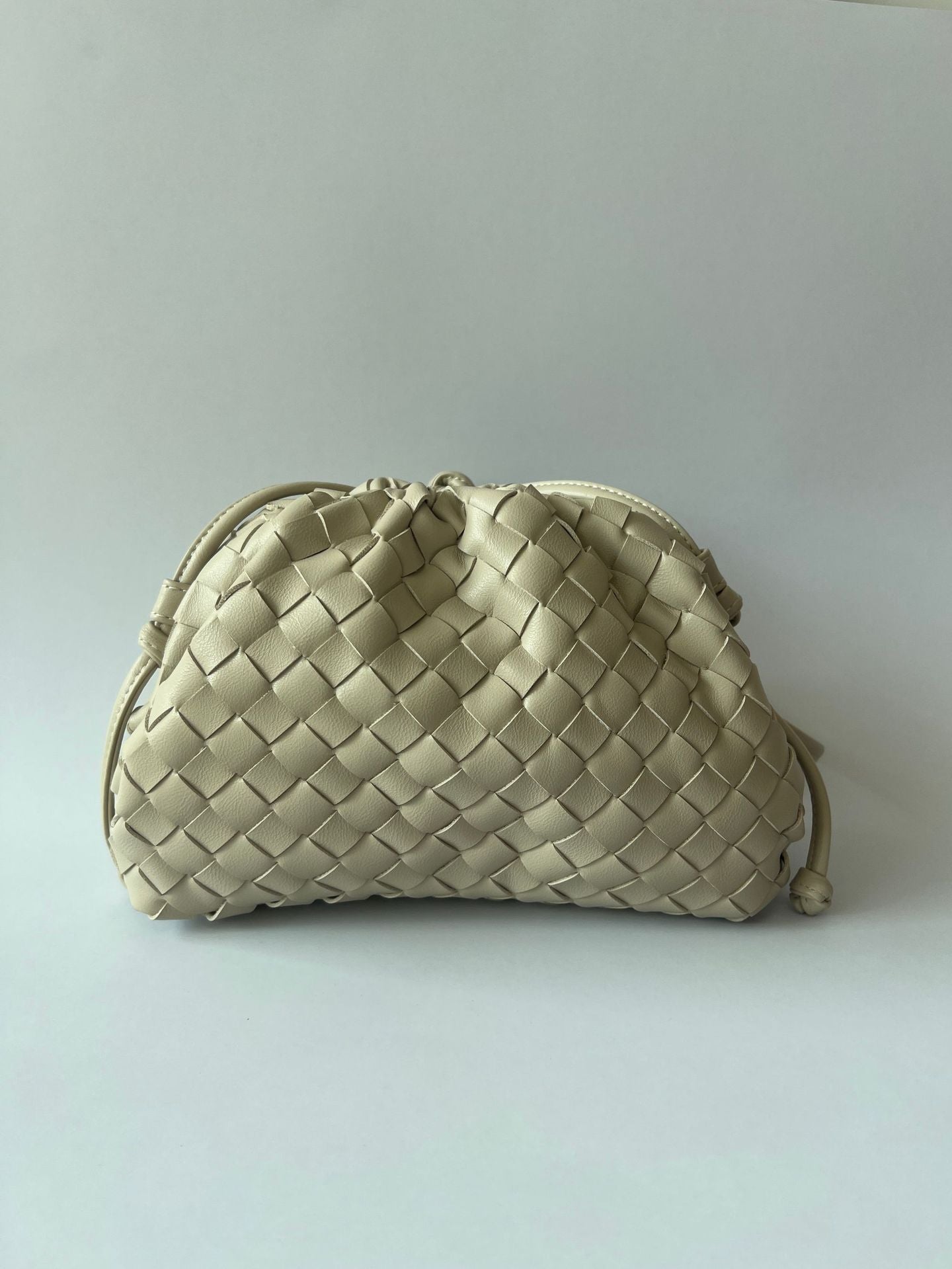 Women's Woven Cloud Retro Simple Dumpling Mini Handbags