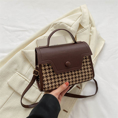 Women's Winter Fashion Retro Textured Rhombus Portable Shoulder Bags