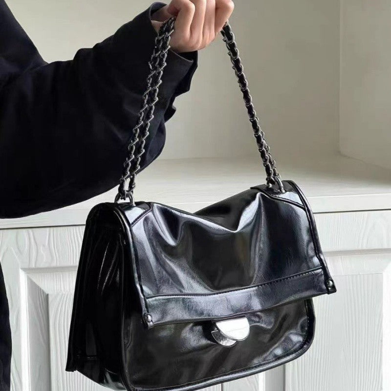 Soft Leather Vintage Motorcycle Feel Chain Crossbody Bags