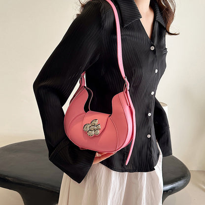 Women's Commuter Underarm Spring Retro Personalized Fashion Shoulder Bags