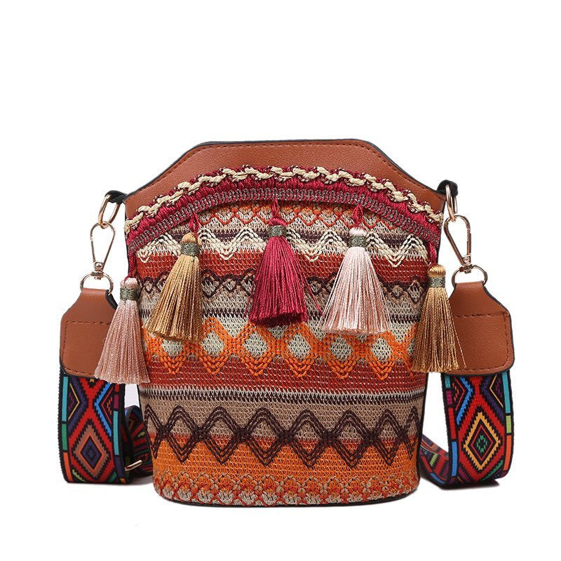 Women's Simple Korean Style Ethnic Embroidered Clutch Shoulder Bags