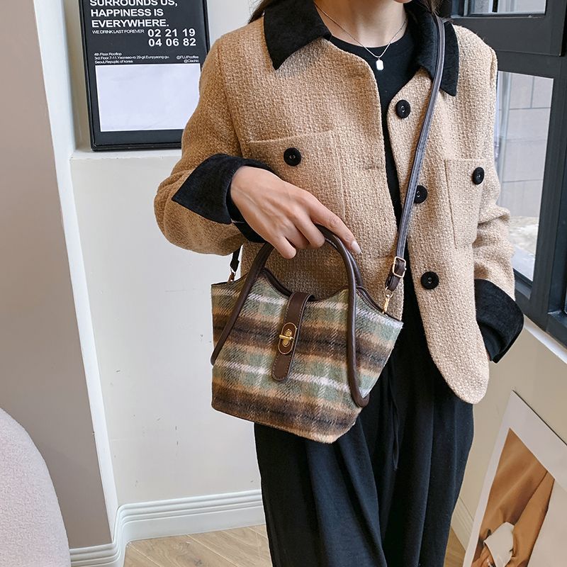 Women's Woolen Large Capacity Fashion Tote Plaid Shoulder Bags