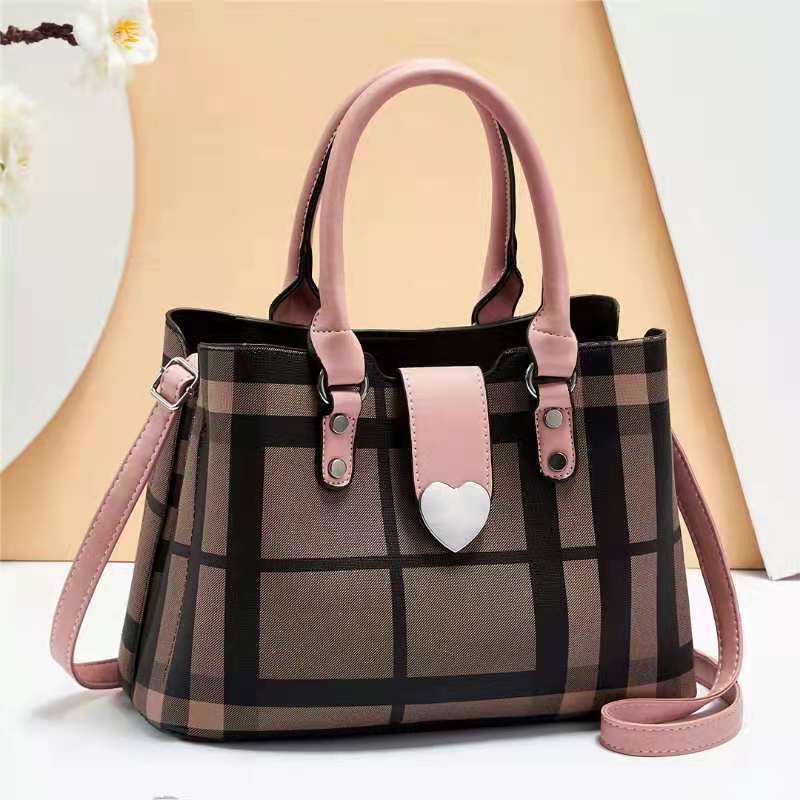 Large Capacity Totes Contrast Color Fashionable Korean Handbags