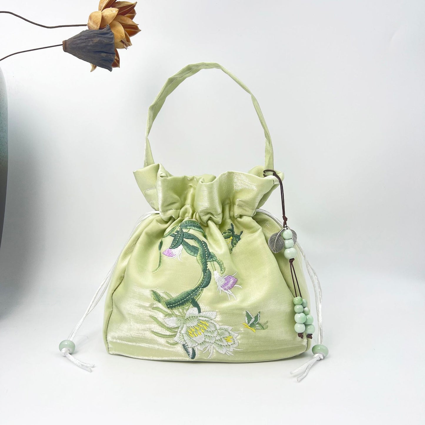 Spring Outing With Embroidered Han Chinese Clothing Antiquity Handbags