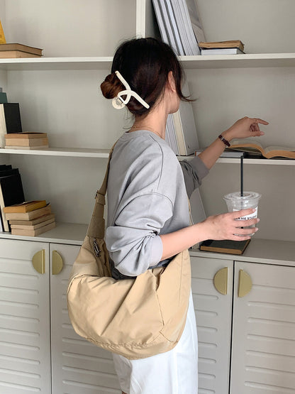 Sacs tendance de couleur unie pour femmes avec boulettes de capacité