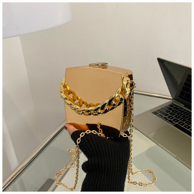 Women's Metal Niche Chain Western Style Portable Bags