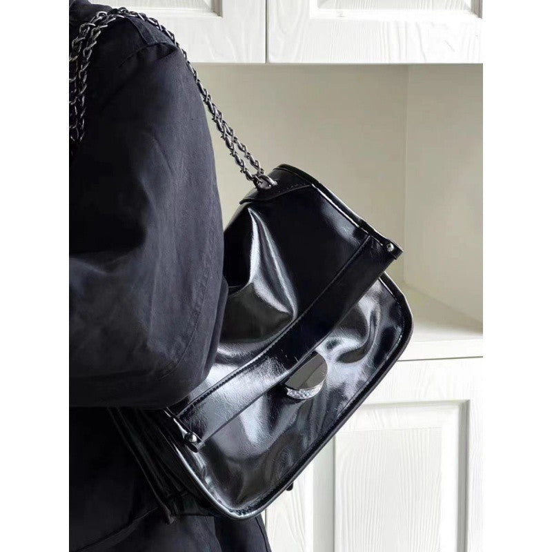 Soft Leather Vintage Motorcycle Feel Chain Crossbody Bags