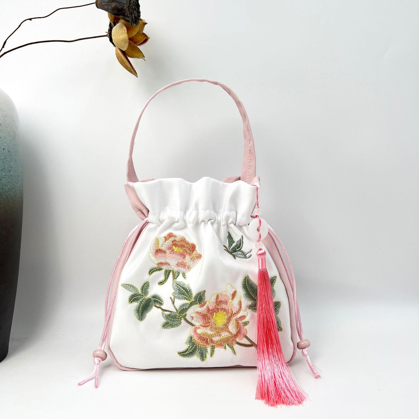 Spring Outing With Embroidered Han Chinese Clothing Antiquity Handbags