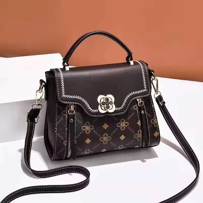 Women's New Trendy Fashionable Small Square Bags