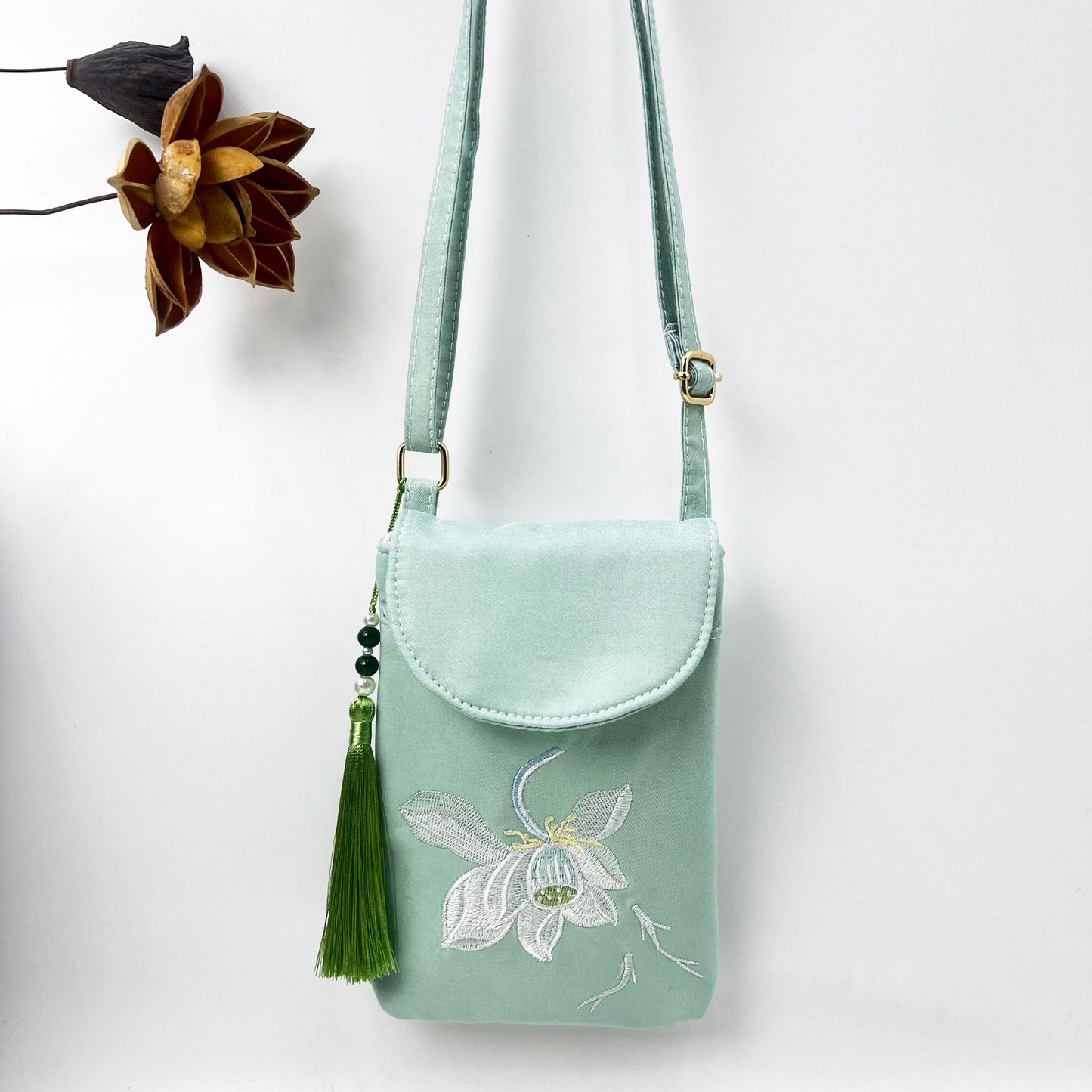 Women's Bright Silk Satin Embroidery Flip Ancient Phone Bags