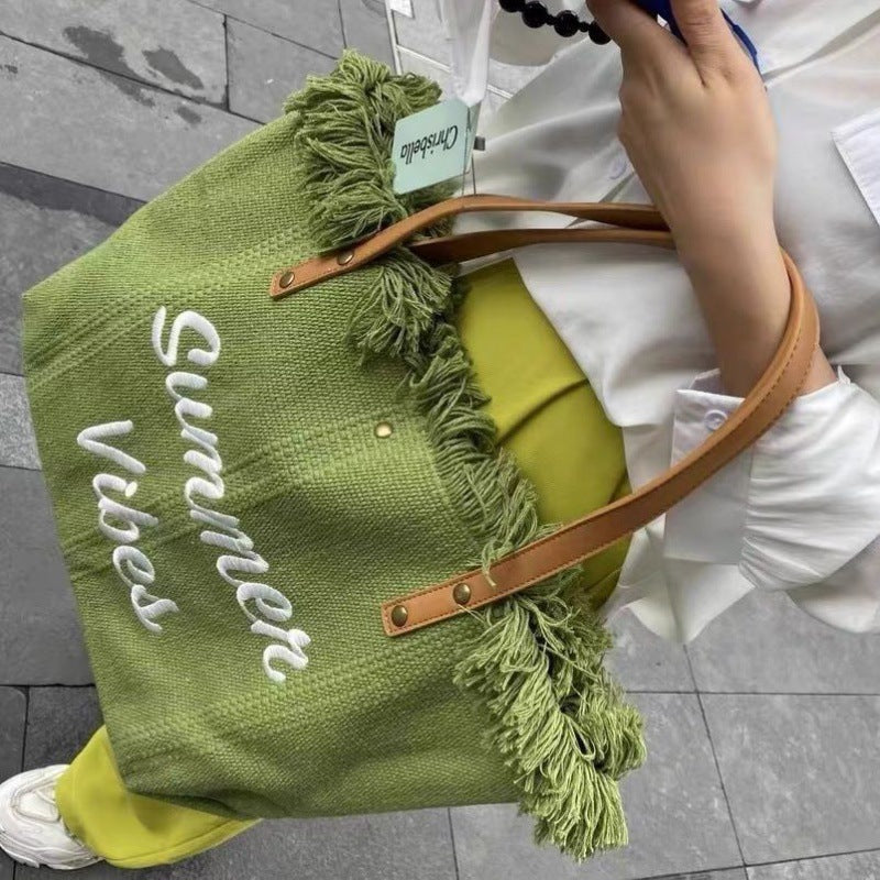 Sacs à main en toile à motif de lettre et pompon au design vert