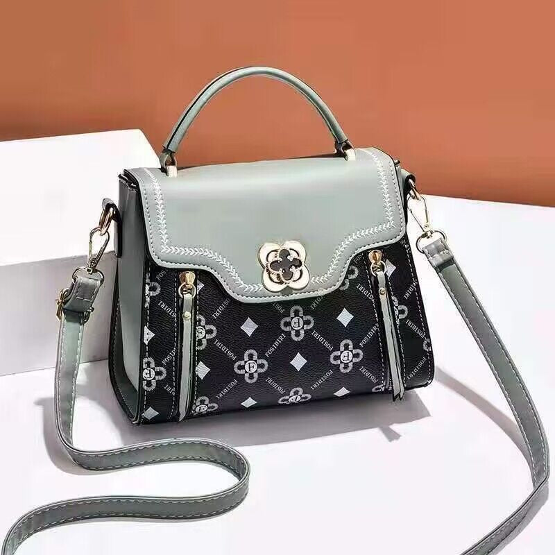 Women's New Trendy Fashionable Small Square Bags