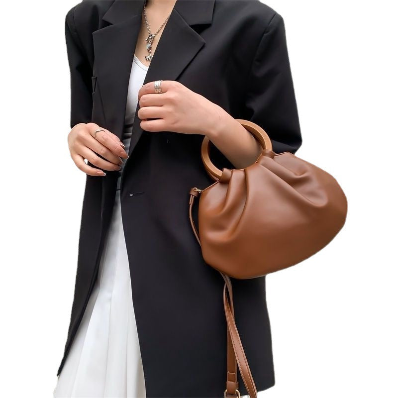 Women's Wooden Pleated Soft Leather Fashion Handle