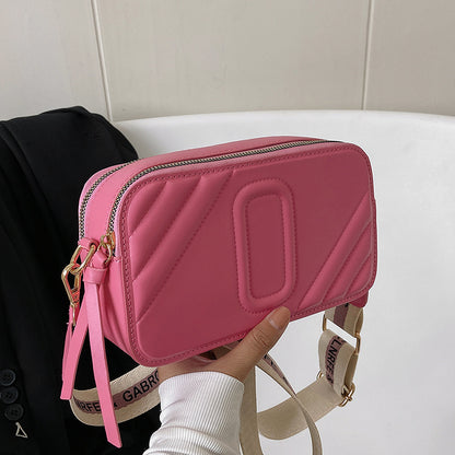 Les sacs à bandoulière tendance pour femmes peuvent être imprimés