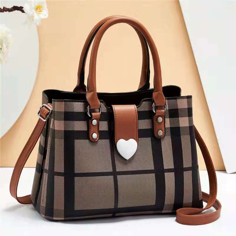 Large Capacity Totes Contrast Color Fashionable Korean Handbags