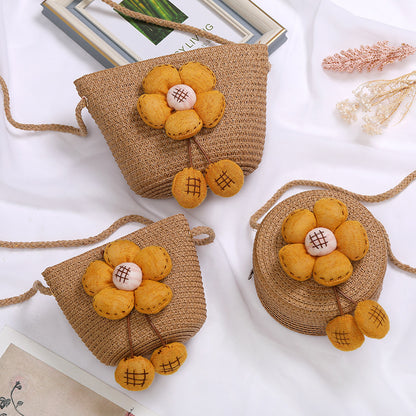 Petits sacs à bandoulière mignons en paille tissée à petites fleurs