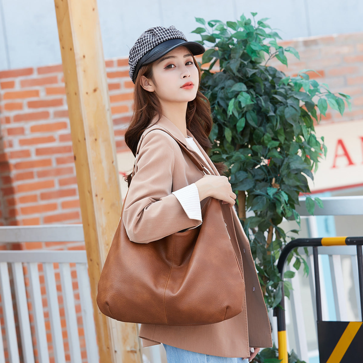 Women's Retro Summer Fashion Large Capacity Soft Shoulder Bags