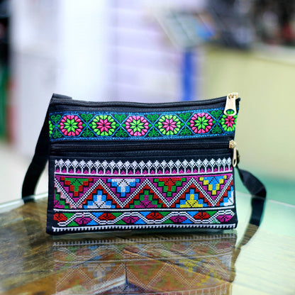 Women's Yunnan National Style Embroidered Zipper Mobile Bags