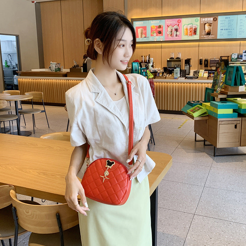 Pochettes polyvalentes pour femmes Sacs à bandoulière à motif coquillage brodé tendance