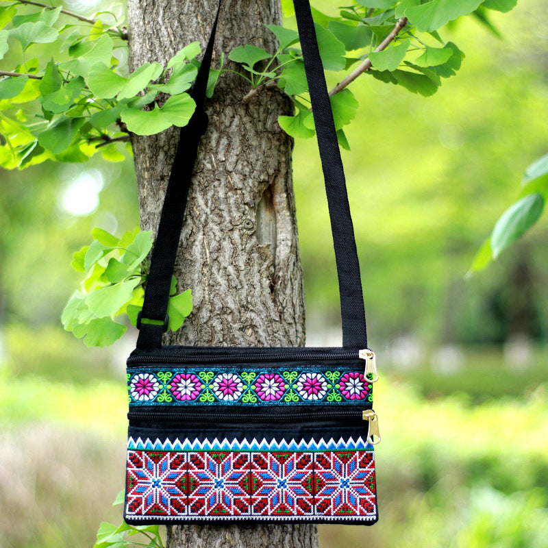 Women's Yunnan National Style Embroidered Zipper Mobile Bags