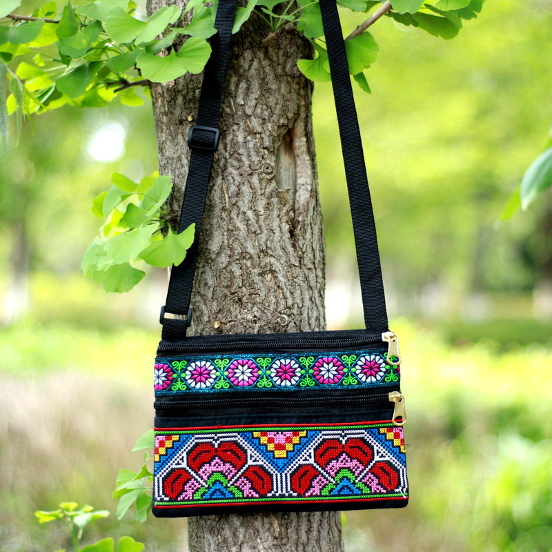 Women's Yunnan National Style Embroidered Zipper Mobile Bags