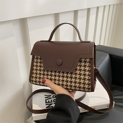 Women's Winter Fashion Retro Textured Rhombus Portable Shoulder Bags